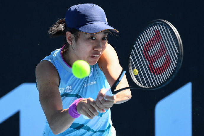 示了他的冷 示了他的冷